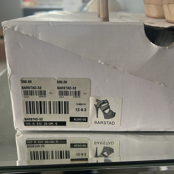 Aldo Barstad Heel Nude Suede & Patent Leather Good Condition Size 8 - Picture 2 of 2